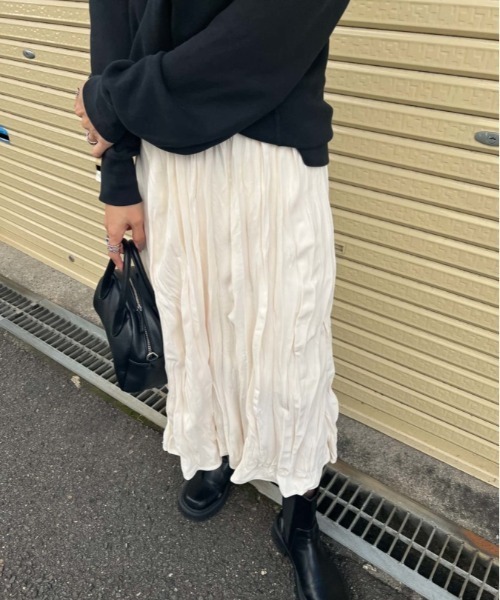 ISOOK（アイスー）の「ワッシャープリーツスカート（chiica select） / ワッシャースカート フレアスカート ミモレ丈 低身長（スカート・レディース・ブラック/ホワイト・FREE）」の8枚目の写真
