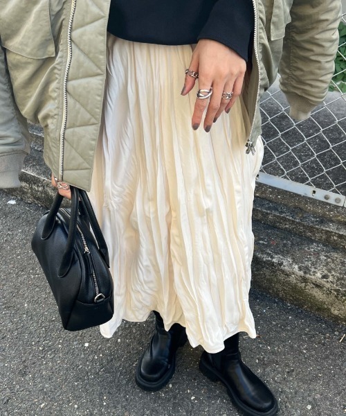 ISOOK（アイスー）の「ワッシャープリーツスカート（chiica select） / ワッシャースカート フレアスカート ミモレ丈 低身長（スカート・レディース・ブラック/ホワイト・FREE）」の3枚目の写真