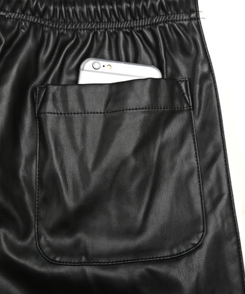 LUXSTYLE(ラグスタイル)の「PUレザージョガーパンツ(その他パンツ・メンズ・ブラック×ホワイト/ブラック×ブラック・M/XL/L)」の8枚目の写真