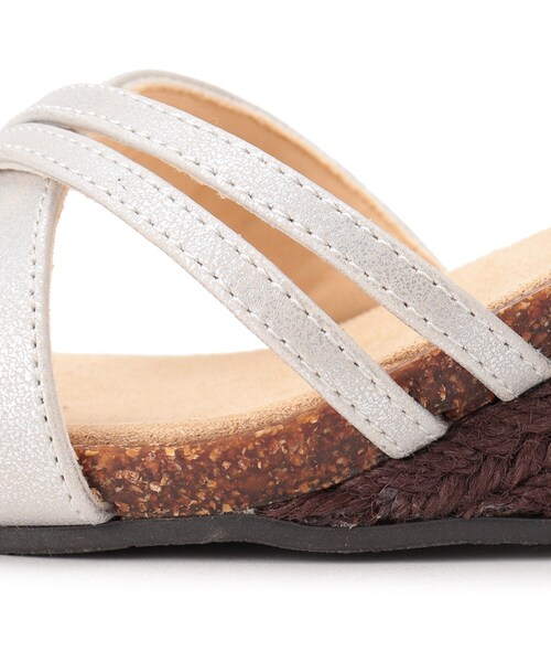 SHOO・LA・RUE(シューラルー)の「◆【累計31万足/シューダル】片手ではける ラウンドクロスサンダル(サンダル・レディース・ゴールド/ネイビー/シルバー/ブラック・25/35/45)」の11枚目の写真