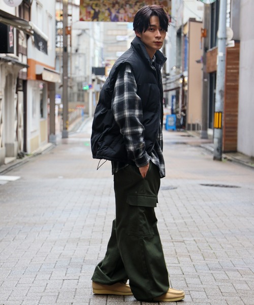 SPINNS（スピンズ）の「【ビックシルエット】ジップアップ フェイクダウンベスト（ダウンベスト・メンズ・ブラック・ONESIZE）」の21枚目の写真