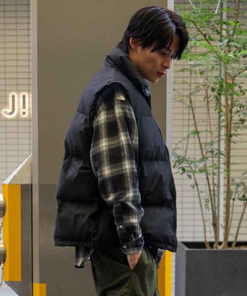 SPINNS（スピンズ）の「【ビックシルエット】ジップアップ フェイクダウンベスト（ダウンベスト・メンズ・ブラック・ONESIZE）」の20枚目の写真