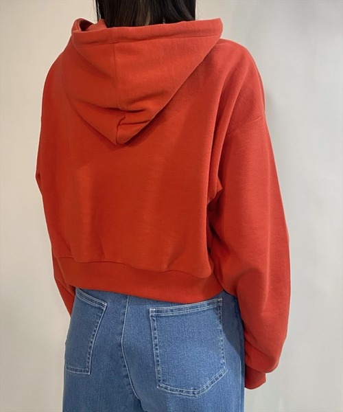 REDYAZEL（レディアゼル）の「ドルマンジップパーカー（パーカー・レディース・オフホワイト/サックスブルー/ネイビー/オレンジ・FREE）」の9枚目の写真