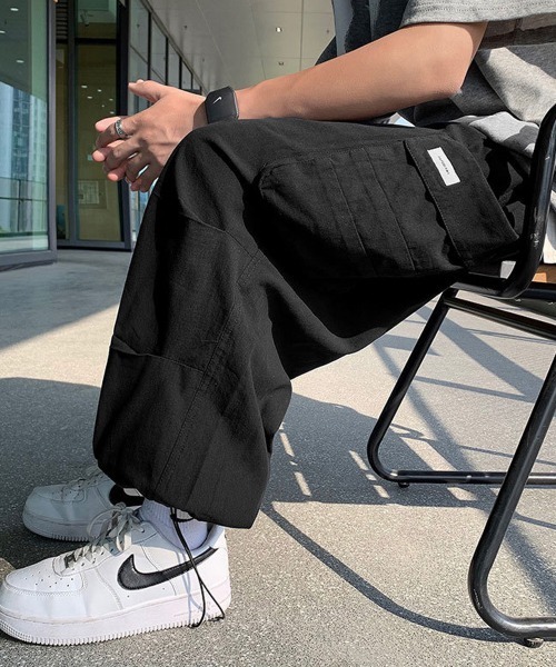 NEW GENTLEMAN（ニュージェントルマン）の「マーべリック ワイドストレート バルーンカーゴ（カーゴパンツ・メンズ・ホワイト/ブラック/オリーブ・S/M/L）」の8枚目の写真