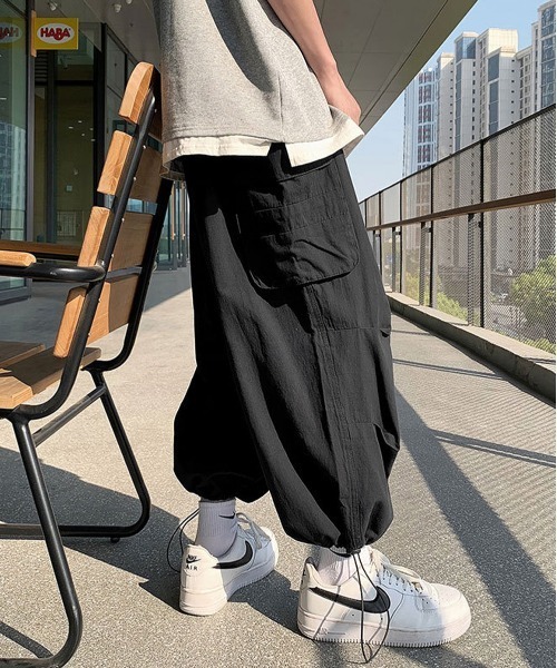 NEW GENTLEMAN（ニュージェントルマン）の「マーべリック ワイドストレート バルーンカーゴ（カーゴパンツ・メンズ・ホワイト/ブラック/オリーブ・S/M/L）」の4枚目の写真