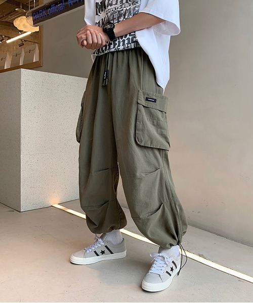 NEW GENTLEMAN（ニュージェントルマン）の「マーべリック ワイドストレート バルーンカーゴ（カーゴパンツ・メンズ・ホワイト/ブラック/オリーブ・S/M/L）」の9枚目の写真