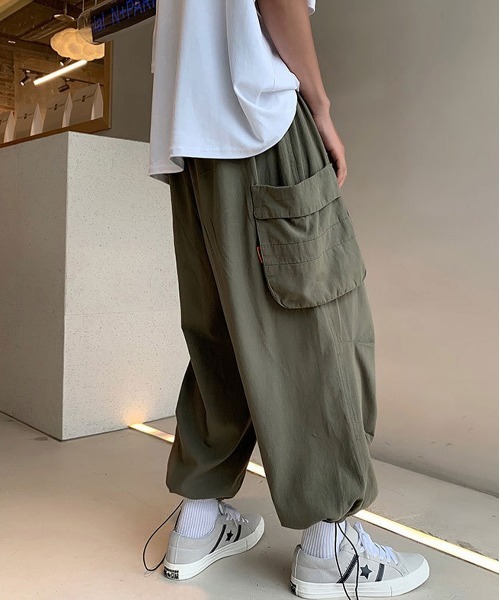 NEW GENTLEMAN（ニュージェントルマン）の「マーべリック ワイドストレート バルーンカーゴ（カーゴパンツ・メンズ・ホワイト/ブラック/オリーブ・S/M/L）」の13枚目の写真