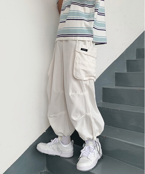 NEW GENTLEMAN（ニュージェントルマン）の「マーべリック ワイドストレート バルーンカーゴ（カーゴパンツ・メンズ・ホワイト/ブラック/オリーブ・S/M/L）」の6枚目の写真