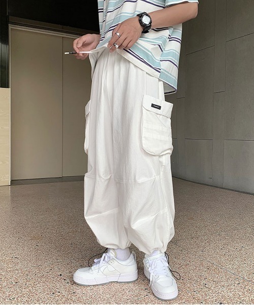 NEW GENTLEMAN（ニュージェントルマン）の「マーべリック ワイドストレート バルーンカーゴ（カーゴパンツ・メンズ・ホワイト/ブラック/オリーブ・S/M/L）」の14枚目の写真