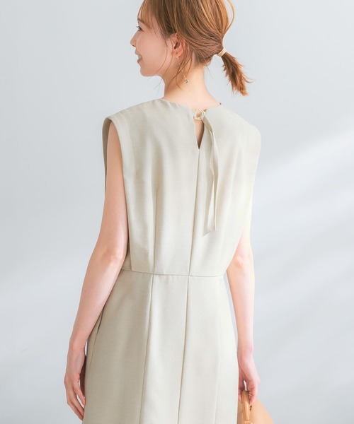 URBAN RESEARCH ROSSO WOMEN(アーバンリサーチ ロッソ)の「リネン混Vネックストレートワンピース(ワンピース・レディース・ブラウン/ライトベージュ・FREE)」の10枚目の写真