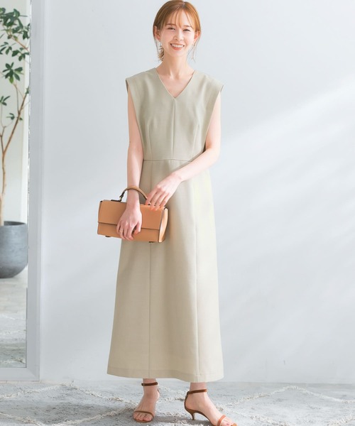 URBAN RESEARCH ROSSO WOMEN(アーバンリサーチ ロッソ)の「リネン混Vネックストレートワンピース(ワンピース・レディース・ブラウン/ライトベージュ・FREE)」の17枚目の写真