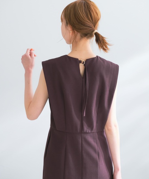 URBAN RESEARCH ROSSO WOMEN(アーバンリサーチ ロッソ)の「リネン混Vネックストレートワンピース(ワンピース・レディース・ブラウン/ライトベージュ・FREE)」の14枚目の写真