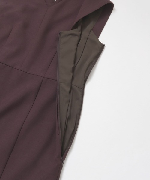 新品未使用　アーバンリサーチ　ROSSO リネン混Vネックストレートワンピース URBAN RESEARCH ROSSO WOMEN（アーバンリサーチ ロッソ）の