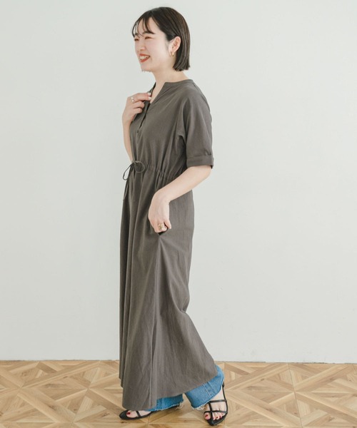 ITEMS URBANRESEARCH（アイテムズ アーバンリサーチ）の「ドライコットンワンピース（ワンピース・レディース・チャコールグレー/モカ/ブルー/レッド系その他・FREE）」の19枚目の写真