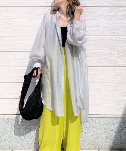 Q(キュー)の「Backギャザーシャツ(シャツ/ブラウス・レディース・ライトグレー/キャメル・MEDIUM)」の3枚目の写真