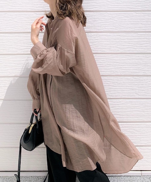 Q(キュー)の「Backギャザーシャツ(シャツ/ブラウス・レディース・ライトグレー/キャメル・MEDIUM)」の5枚目の写真