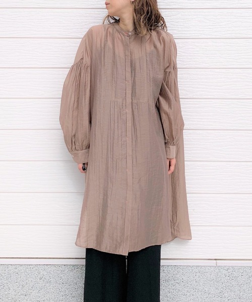 Q(キュー)の「Backギャザーシャツ(シャツ/ブラウス・レディース・ライトグレー/キャメル・MEDIUM)」の11枚目の写真