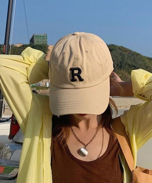 VIBGYOR Women（ヴィブジョー　ウィメン）の「【float】シンプル アルファベット R刺繍 キャップ【6色展開】（キャップ・レディース・ホワイト/ベージュ/ブラック/ダークブラウン/ライトブラウン/グリーン・FREE）」の5枚目の写真