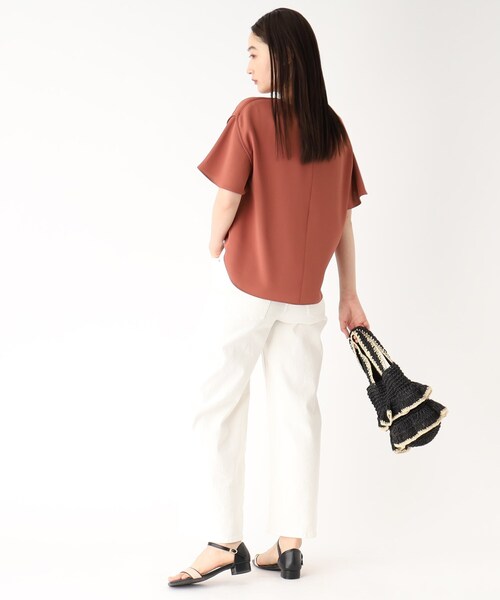 OPAQUE.CLIP(オペークドットクリップ)の「◆パイピングフレアスリーブブラウス【イージーケア/洗濯機洗い可】(シャツ/ブラウス・レディース・チャコールグレー/ブラック系4/キャメル/ホワイト系7・36/38/40/42)」の18枚目の写真