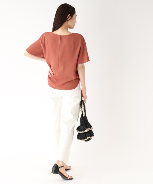 OPAQUE.CLIP(オペークドットクリップ)の「◆パイピングフレアスリーブブラウス【イージーケア/洗濯機洗い可】(シャツ/ブラウス・レディース・チャコールグレー/ブラック系4/キャメル/ホワイト系7・36/38/40/42)」の19枚目の写真