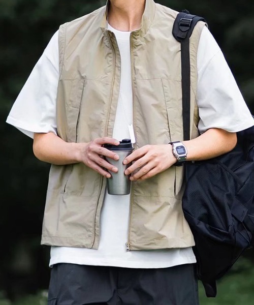 NOWLE（ノウル）の「【NOWLE】スタンドカラー ルーズ ストリート ベスト（ベスト・メンズ・ネイビー/ベージュ・FREE）」の5枚目の写真