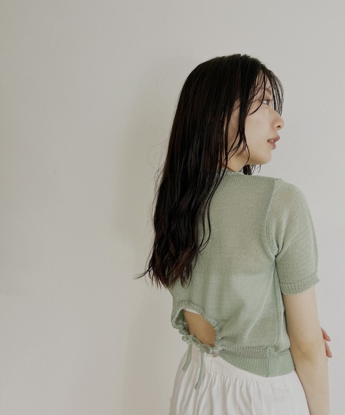 ISOOK(アイスー)の「【ZOZO限定】Back open sheer summer knit / バックオープンシアーサマーニット(ニット/セーター・レディース・ライトベージュ/ミント・FREE)」の2枚目の写真
