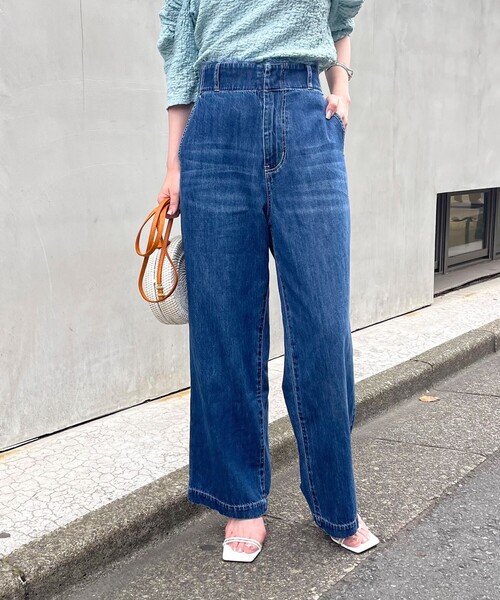 fredy emue(フレディエミュ)の「ライトオンスデニムセミワイドパンツ(デニムパンツ・レディース・ネイビー/ブルー・34/36/38)」の7枚目の写真