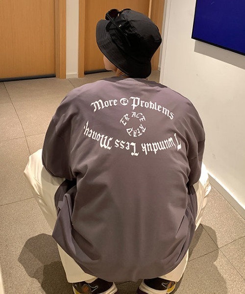 MGV(エムジーヴィー)の「オールドイングリッシュレタリングロンT(Tシャツ/カットソー・メンズ・ブラック/ダークグレー/ホワイト・LARGE/MEDIUM/X-LARGE)」の16枚目の写真