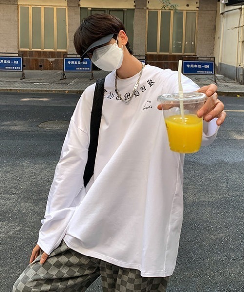 MGV(エムジーヴィー)の「オールドイングリッシュレタリングロンT(Tシャツ/カットソー・メンズ・ブラック/ダークグレー/ホワイト・LARGE/MEDIUM/X-LARGE)」の4枚目の写真