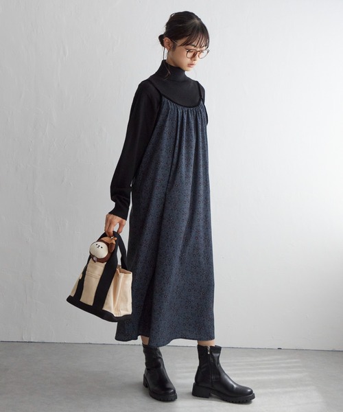 LBC（エルビーシー）の「【ZOZO限定】花柄プリントキャミワンピース（ワンピース・レディース・ブラック/グレー・M）」の3枚目の写真