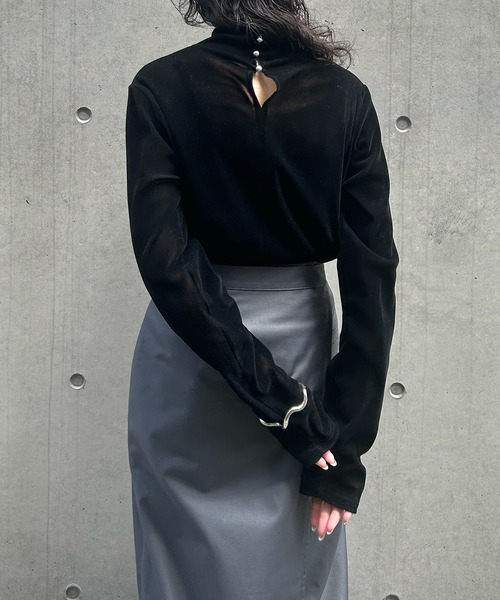 &g'aime（アンジェム）の「【&g'aime】ベロアシアーハイネックトップス（Tシャツ/カットソー・レディース・ブラック・FREE）」の4枚目の写真