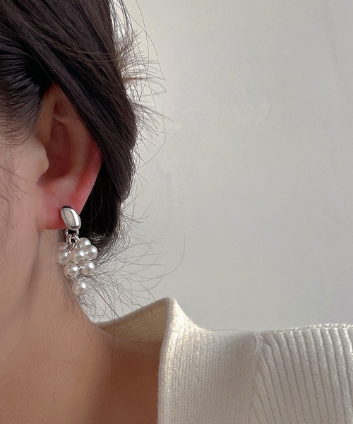 LA VORAGINE(ラ ヴォラジネ)の「アレルギー対応 チャームパールピアス(ピアス(両耳用)・レディース・ゴールド/シルバー・FREE)」の1枚目の写真