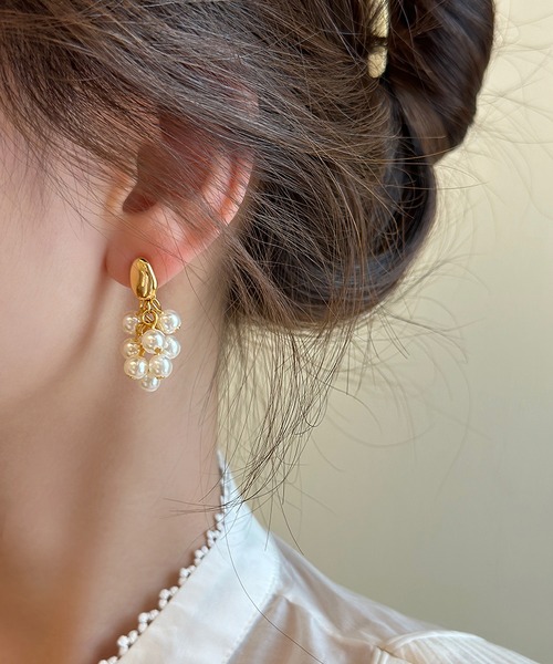 LA VORAGINE(ラ ヴォラジネ)の「アレルギー対応 チャームパールピアス(ピアス(両耳用)・レディース・ゴールド/シルバー・FREE)」の5枚目の写真