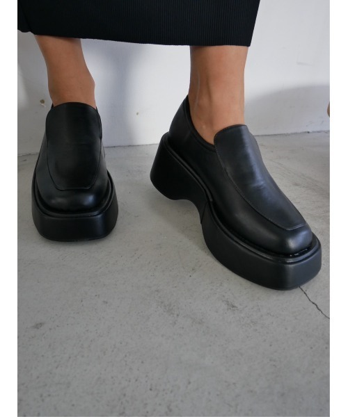 TRUNC（トランクエイティーエイト）の「Volume Sole Loafers（ローファー・レディース・ブラック・SMALL/LARGE/MEDIUM）」の3枚目の写真