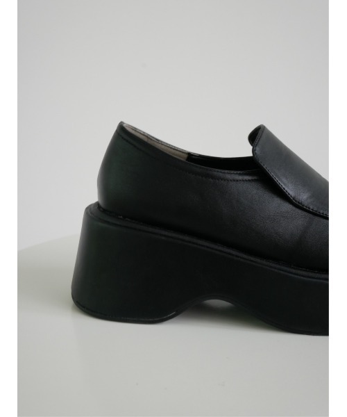 TRUNC（トランクエイティーエイト）の「Volume Sole Loafers（ローファー・レディース・ブラック・SMALL/LARGE/MEDIUM）」の11枚目の写真