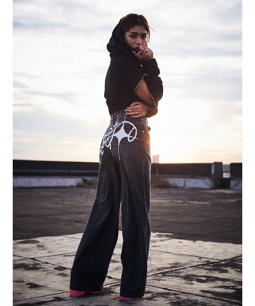 DURAS（デュラス）の「オリジナルバックプリントワイドデニム（デニムパンツ・レディース・グレー/インディゴブルー・S/M）」の14枚目の写真