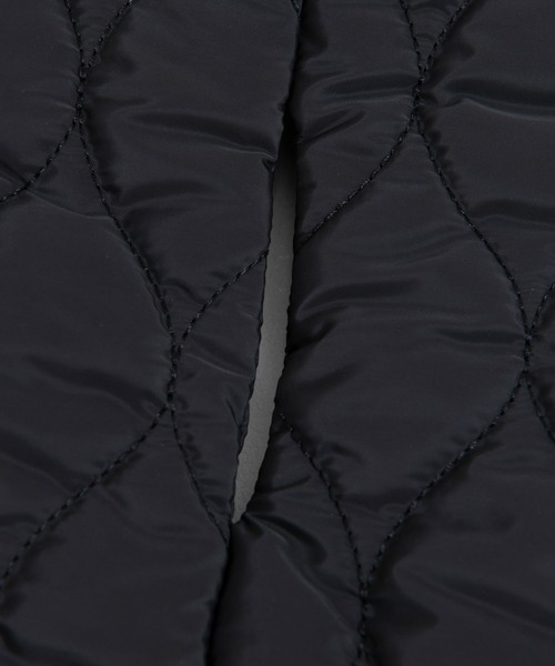 Arnold Palmer（アーノルドパーマー）の「キルト パディングマフラー（マフラー・レディース・ブラック/ベージュ・F）」の10枚目の写真