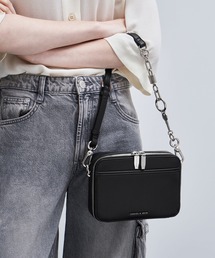 CHARLES & KEITH | ロック&キーチェーン ハンドルバッグ(ショルダーバッグ)