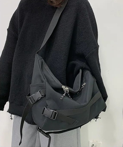 c.u.l(シーユーエル)の「ユニセックス キャンバス生地風 メッセンジャーバッグ cula781(ショルダーバッグ・レディース・ブラック・FREE)」の7枚目の写真