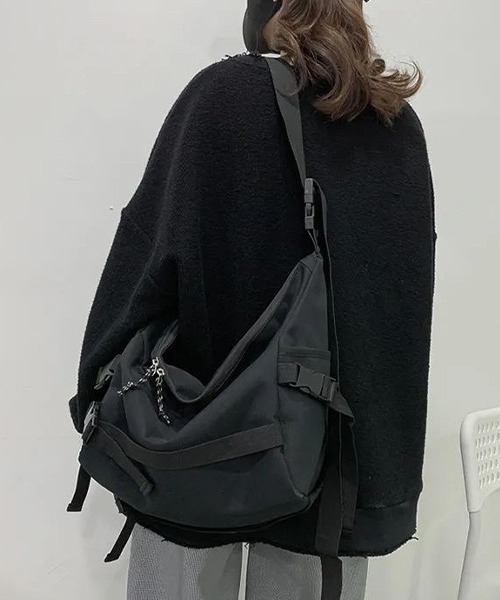 c.u.l(シーユーエル)の「ユニセックス キャンバス生地風 メッセンジャーバッグ cula781(ショルダーバッグ・レディース・ブラック・FREE)」の8枚目の写真