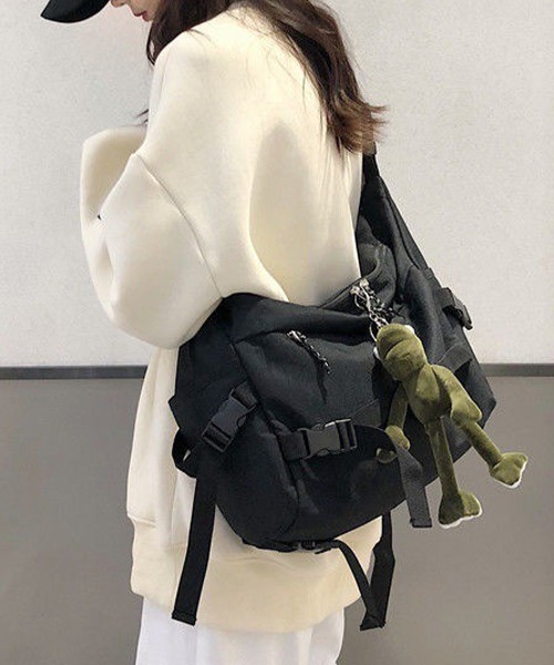 c.u.l(シーユーエル)の「ユニセックス キャンバス生地風 メッセンジャーバッグ cula781(ショルダーバッグ・レディース・ブラック・FREE)」の2枚目の写真