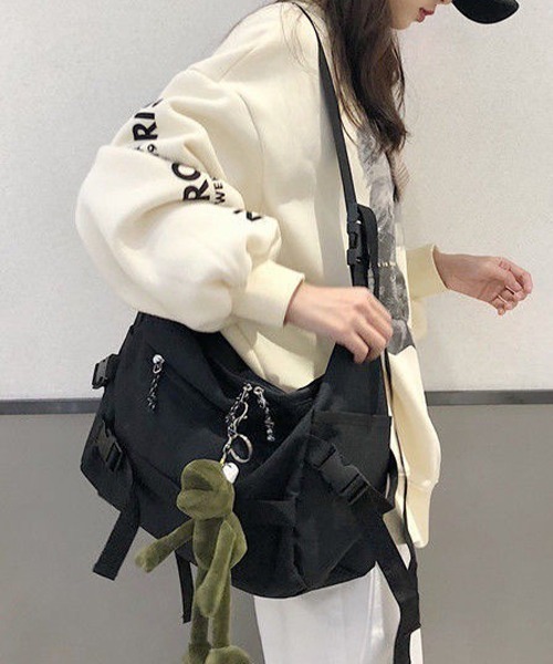 c.u.l(シーユーエル)の「ユニセックス キャンバス生地風 メッセンジャーバッグ cula781(ショルダーバッグ・レディース・ブラック・FREE)」の3枚目の写真