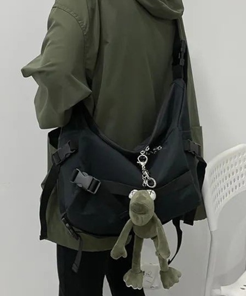 c.u.l(シーユーエル)の「ユニセックス キャンバス生地風 メッセンジャーバッグ cula781(ショルダーバッグ・レディース・ブラック・FREE)」の5枚目の写真