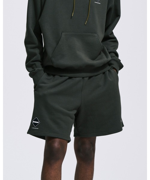 今話題のアイテムを F.C.Real SWEAT Bristol（エフシーレアルブリストル）の「EMBLEM パンツ