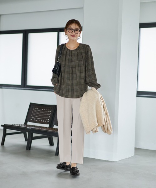 STYLE DELI（スタイルデリ）の「マットサテンチェック柄ブラウス（シャツ/ブラウス・レディース・グリーン系その他/ブラウン系その他・M）」の6枚目の写真