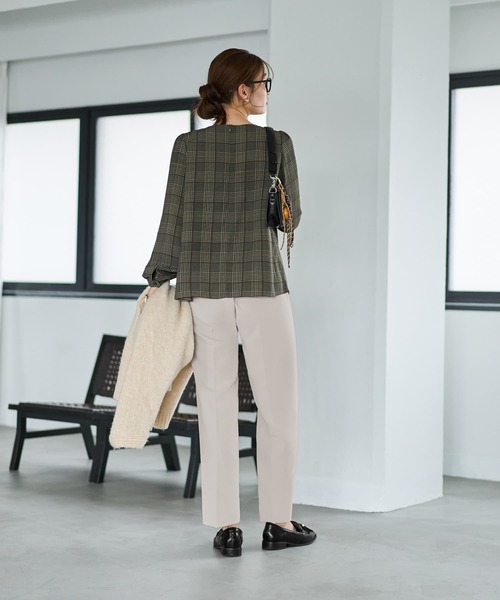 STYLE DELI（スタイルデリ）の「マットサテンチェック柄ブラウス（シャツ/ブラウス・レディース・グリーン系その他/ブラウン系その他・M）」の8枚目の写真