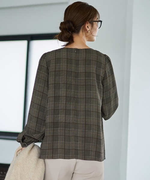 STYLE DELI（スタイルデリ）の「マットサテンチェック柄ブラウス（シャツ/ブラウス・レディース・グリーン系その他/ブラウン系その他・M）」の9枚目の写真