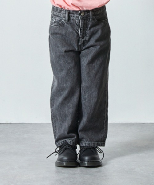 EAST END HIGHLANDERS(イーストエンドハイランダーズ)の「East End Highlanders / ワイドバギーデニムパンツ<130-150cm>(デニムパンツ・キッズ・ブラック/ブルー・140/130/150)」の1枚目の写真