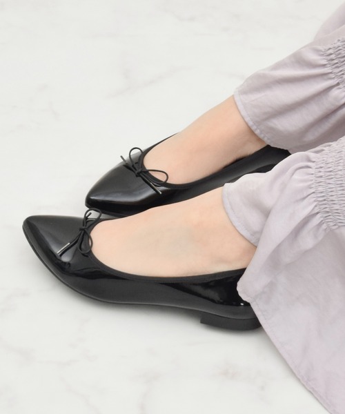 Bridget Birkin(ブリジットバーキン)の「【Bridget Birkin】ポインテッドリボンレインフラットパンプス(544011)(レインシューズ・レディース・ブラック・24/23/23.5/24.5/22.5)」の1枚目の写真