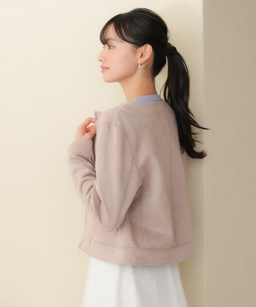 TRUDEA(トルディア)の「スエードノーカラーブルゾン(ブルゾン・レディース・グレイッシュベージュ/ピンクベージュ・SMALL/MEDIUM/LARGE)」の4枚目の写真